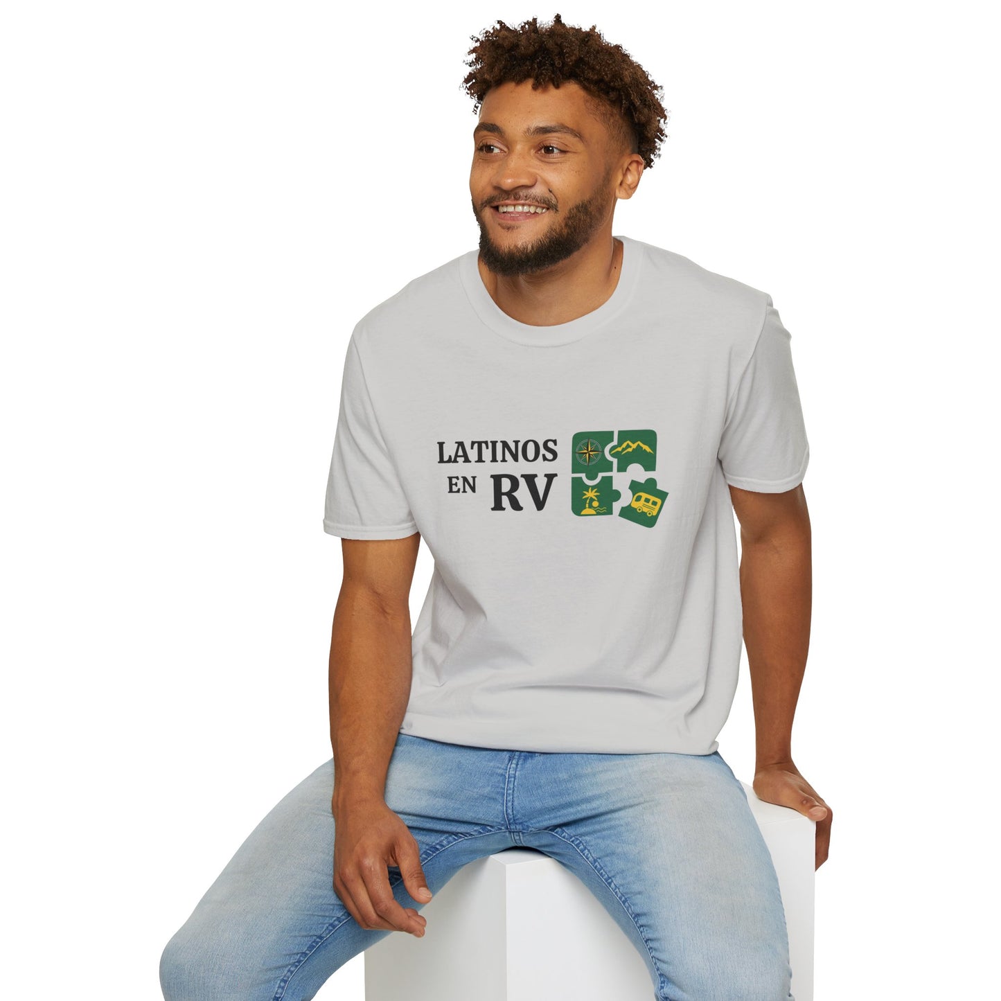 Latinos en RV....... Unisex Softstyle T-Shirt