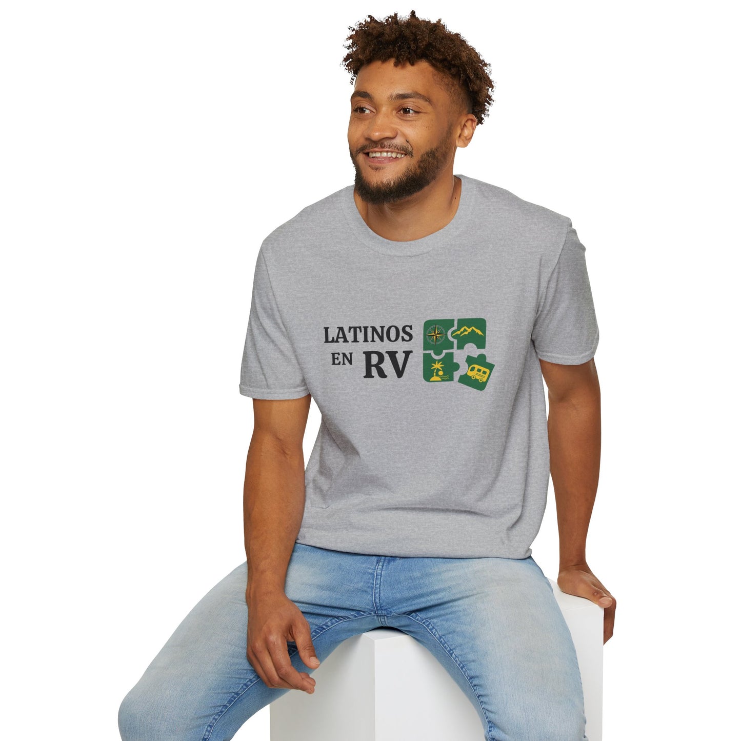 Latinos en RV....... Unisex Softstyle T-Shirt